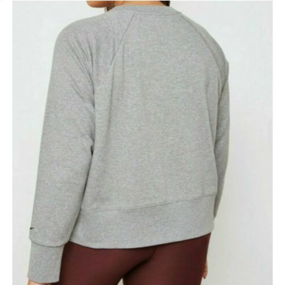 Nike Dri-FIT Versa Crop Gray Crew Pullover Sweatshirt Top 2X - Picture 4 of 7